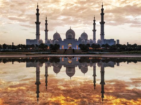 10 Beautiful Mosques in the World - Travel Tomorrow