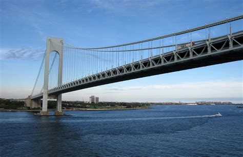 Video of NYC's Verrazzano-Narrows Bridge facing high winds goes viral ...