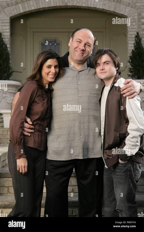 "The Sopranos" Jamie-Lynn Sigler, James Gandolfini, Robert Iler circa ...