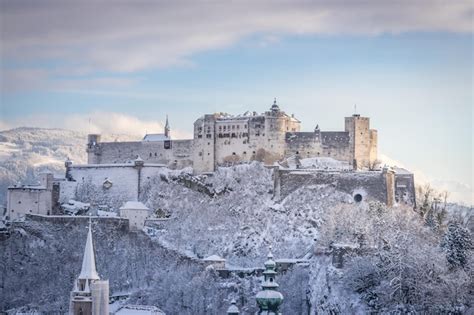 Premium Photo | Fortress hohensalzburg in the winter snowy