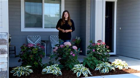 Planting a Front Garden Bed for a Friend! 🌿 🌸 // Garden Answer - Green Garden