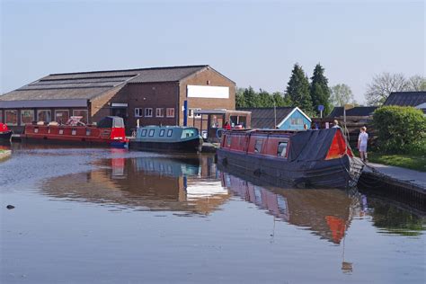 Trent & Mersey Canal, Stone © Stephen McKay cc-by-sa/2.0 :: Geograph ...