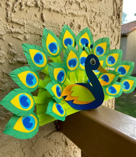 3D paper peacock craft | DIY peacock with paper | Peacock crafts, Paper animal crafts, Feather ...