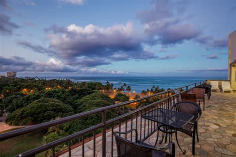 Photos and Video of the Castle Waikiki Grand Hotel