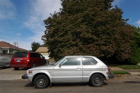 OLD PARKED CARS.: 1979 Honda Civic CVCC.