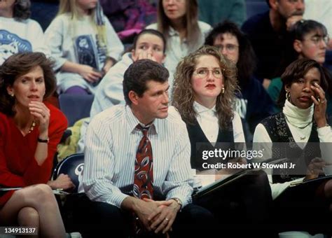 Geno Auriemma 1995 Photos and Premium High Res Pictures - Getty Images