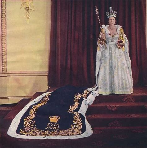 Queen Elizabeth II in coronation robes, 1953 Our beautiful Wall Art and ...