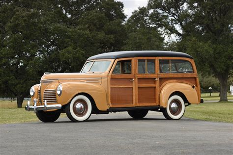 1940 PLYMOUTH WOODY WAGON