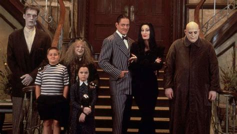 TV Lover: My Review of The Addams Family (1991)