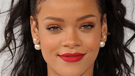 How To Recreate Rihanna's Stunning Dark Red Lipstick Look