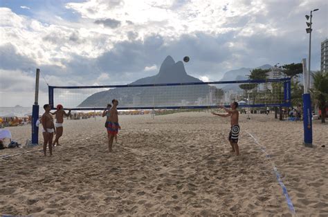 Mike Vondran playing beach volleyball, Ipanema Beach, Rio … | Flickr