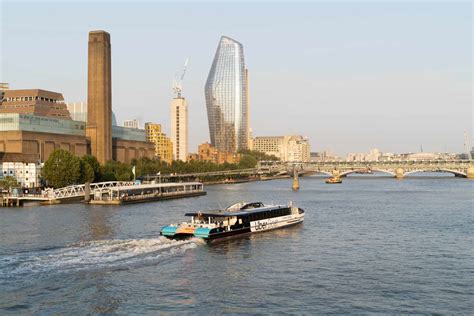 Frost Fair by boat - Bankside London