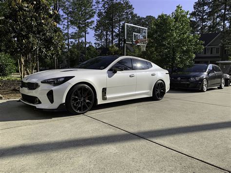 Kia Stinger GT2 RWD White Vossen HF-3 | Wheel Front