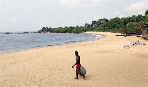 Limbe Beach editorial stock photo. Image of outdoor, family - 69936628