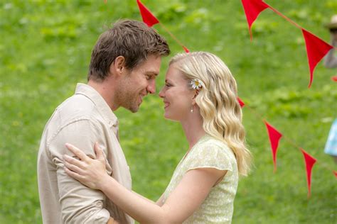 Top 10 Hallmark Country Movies - Sarah Scoop