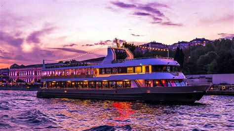 Istanbul Bosphorus Dinner Cruise | FREE HOTEL TRANSFER