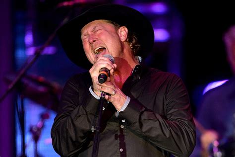 Top 20 Tracy Lawrence Songs: The Best Hits From 30 Years of Music