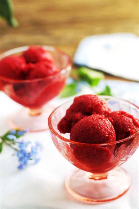 Raspberry Sherbet / Sorbet | Rezept | Erdbeereis, Lecker, Eiscreme