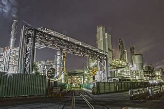 Night view of the factory | Nakae | Flickr