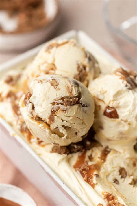 Incredible Pecan Praline Ice Cream (No-Churn) | Emma Duckworth Bakes