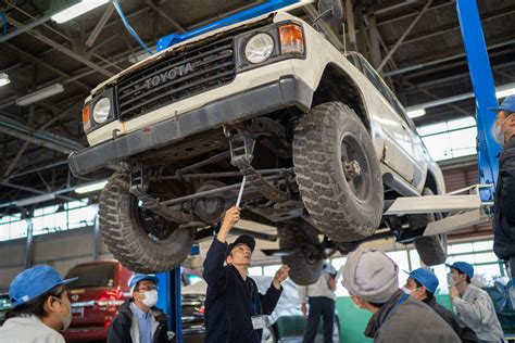 This Rusty Toyota Land Cruiser 60 Series Was Electromoded To Perfection | Carscoops