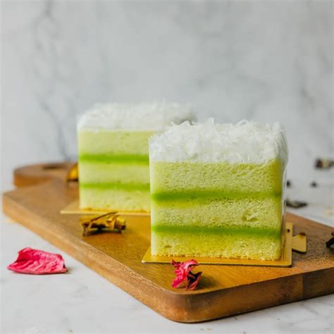 Tedboy | Online Bakery Shop | Door Step Delivery | Pandan Layer Cake (Slice) | TEDBOY