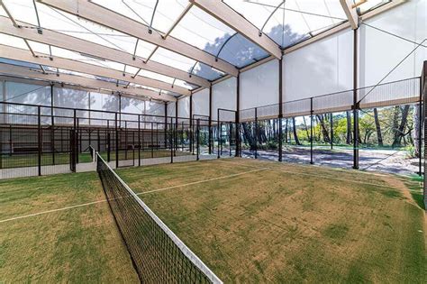 Indoor padel courts construction : Padel court roof and cover, padel canopy