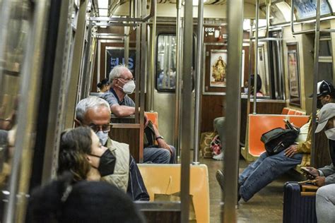 New York’s Subways Have Less Crime But More Violence - Bloomberg