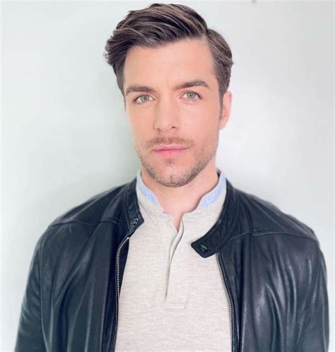 Dan Jeannotte Biography, Age, Height, Girlfriend - mrDustBin