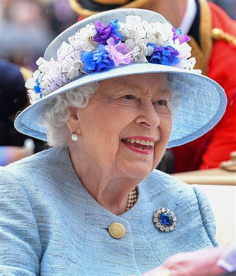 Queen Elizabeth II’s Best Brooches of All Time: Pics