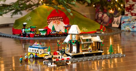 Review: #10259 Winter Village Station - BRICK ARCHITECT