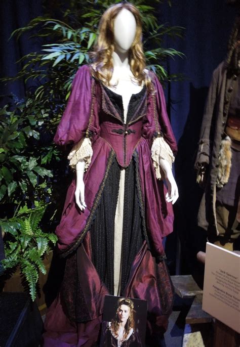 Elizabeth Swann costume worn by Keira Knightley in Pirates of the ...