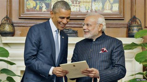 India: Prime Minister Modi wears pinstripe 'name suit' - BBC News