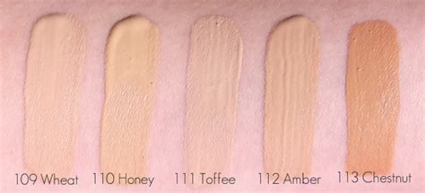 Raspberry Rouge: Clarins Ever Matte Foundation Swatches