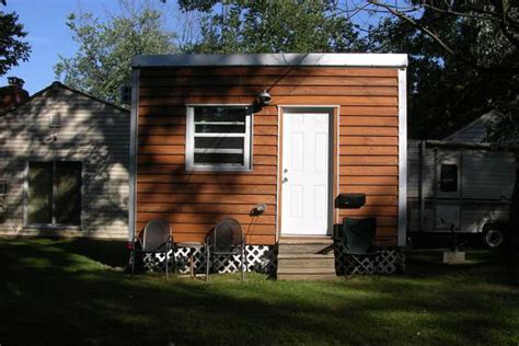 120-square-foot tiny house in Potomac lists for $15K - Curbed DC