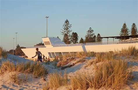 City Beach Surf Club / Christou Design Group | ArchDaily