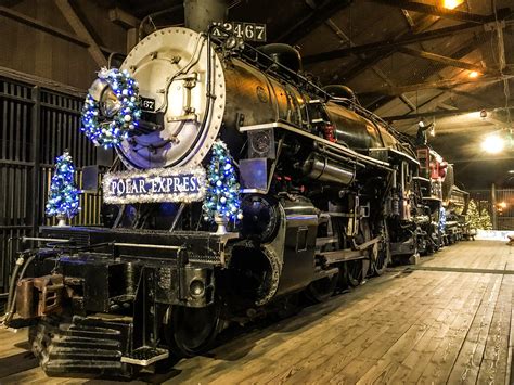 Guide to the Sacramento Polar Express Train Ride – What to Expect – Henry and Andrew's Guide