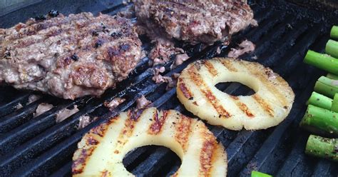 "Spicy Island Bison Burger" Recipe | Bison Burger with Grilled Pineapple