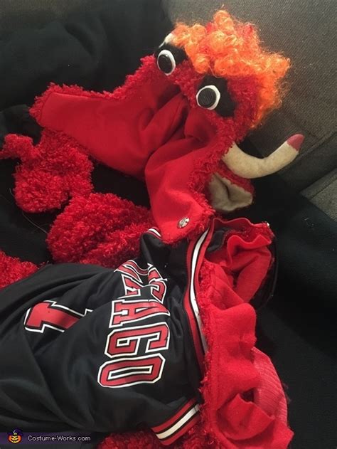 Benny the Bull Costume - Photo 4/5