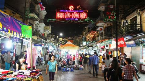 Hanoi Weekend Night Market - Guide Vietnam