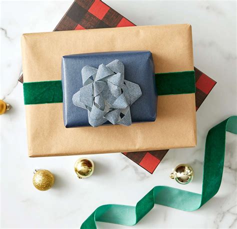 How to Make Bows for Gift Wrapping | Better Homes & Gardens