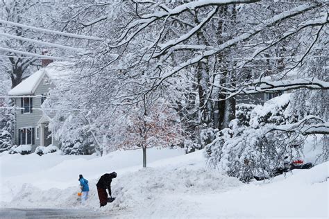 Flights canceled, roads hazardous as winter storm pummels New England