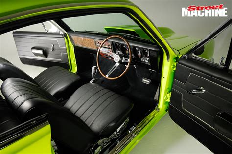 TOUGH HOLDEN 355-POWERED HT MONARO