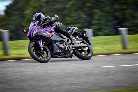 Yamaha YZF R3 Phantom Purple