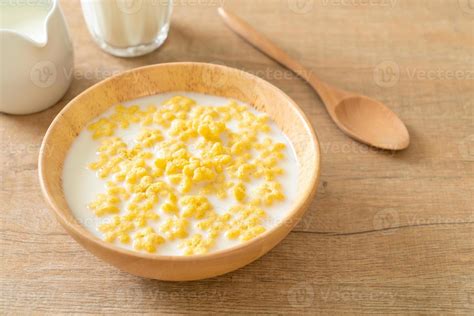 cereals with fresh milk 14631173 Stock Photo at Vecteezy