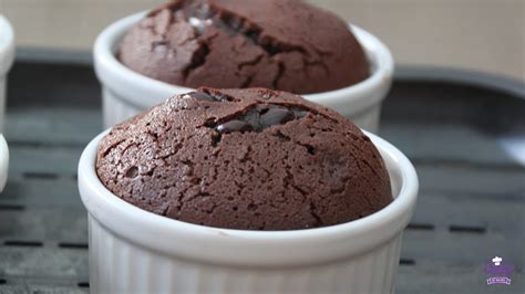 Molten Lava Cakes You Want to Dive Into | Cakies