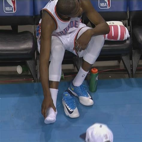 Kevin Durant Shoe Size - Kevin Durant Injury Thunder Star Leaves Game ...