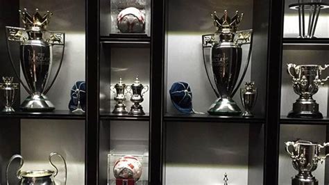 Chelsea’s John Terry posts image of his trophy cabinet - Eurosport