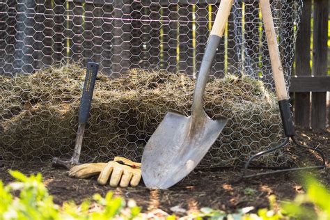 How to Make a Composter | Composting easy, Diy compost, Composter