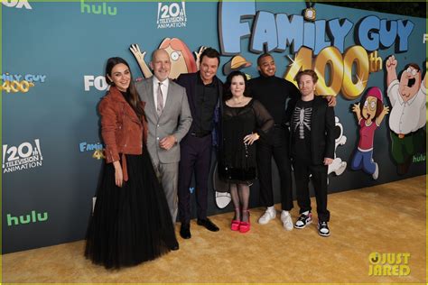 Mila Kunis & Alex Borstein Celebrate 400 Episodes of 'Family Guy' With Their Cast: Photo 4855511 ...